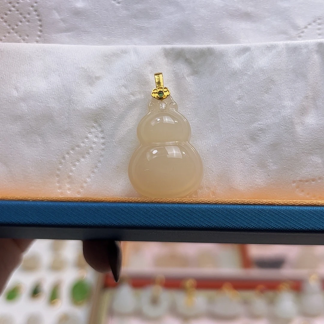 和田玉18K金镶嵌吊坠(不含链)