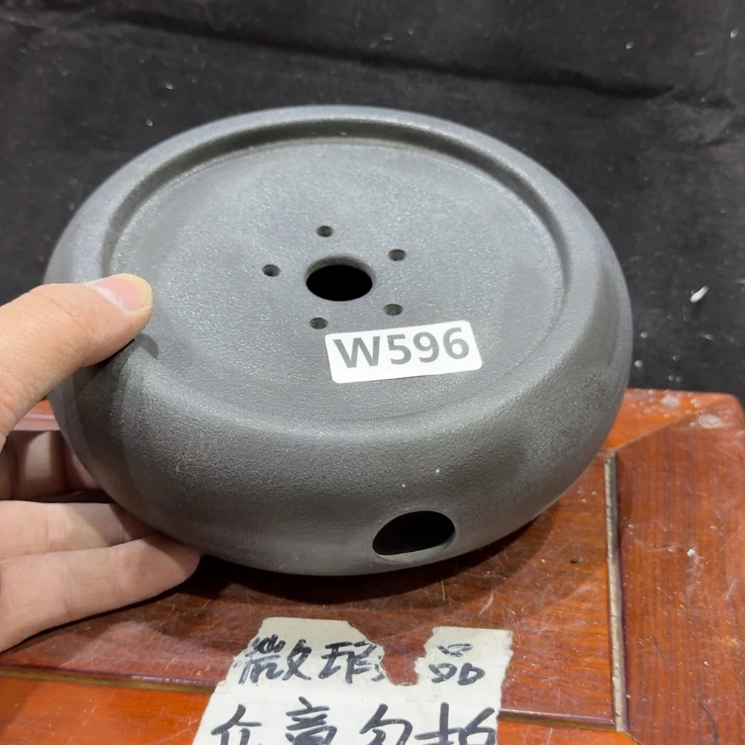 微瑕疵介意勿拍陶瓷器皿S345