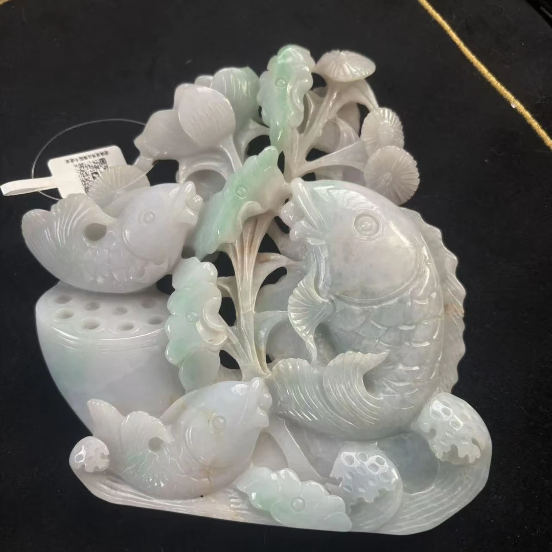 5YE4  清 翡翠莲年有鱼摆件