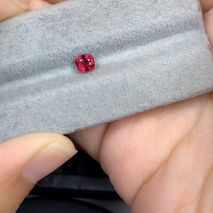 尖晶石裸石绝地武士0.49ct