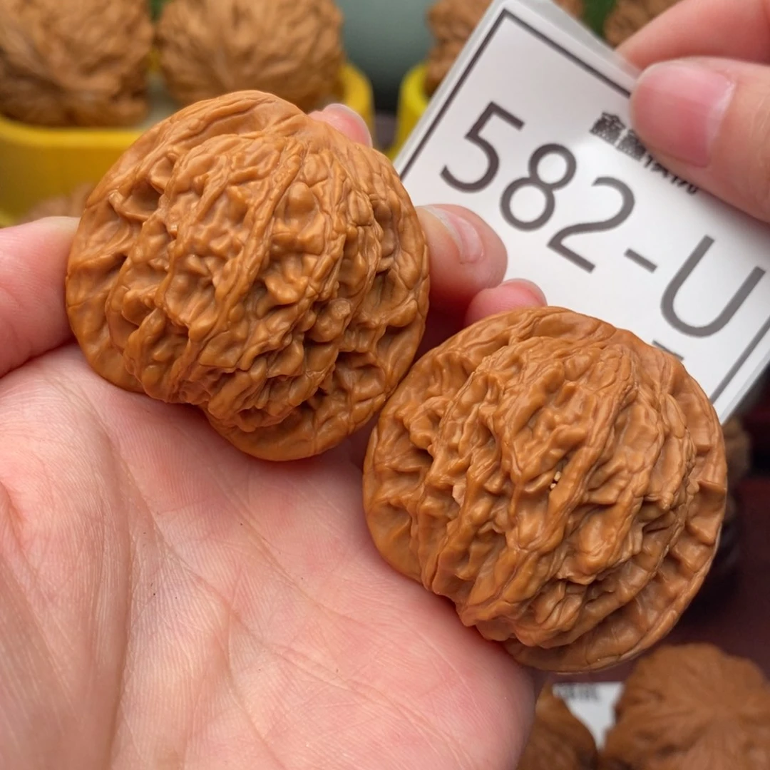 文玩核桃把件虎头42