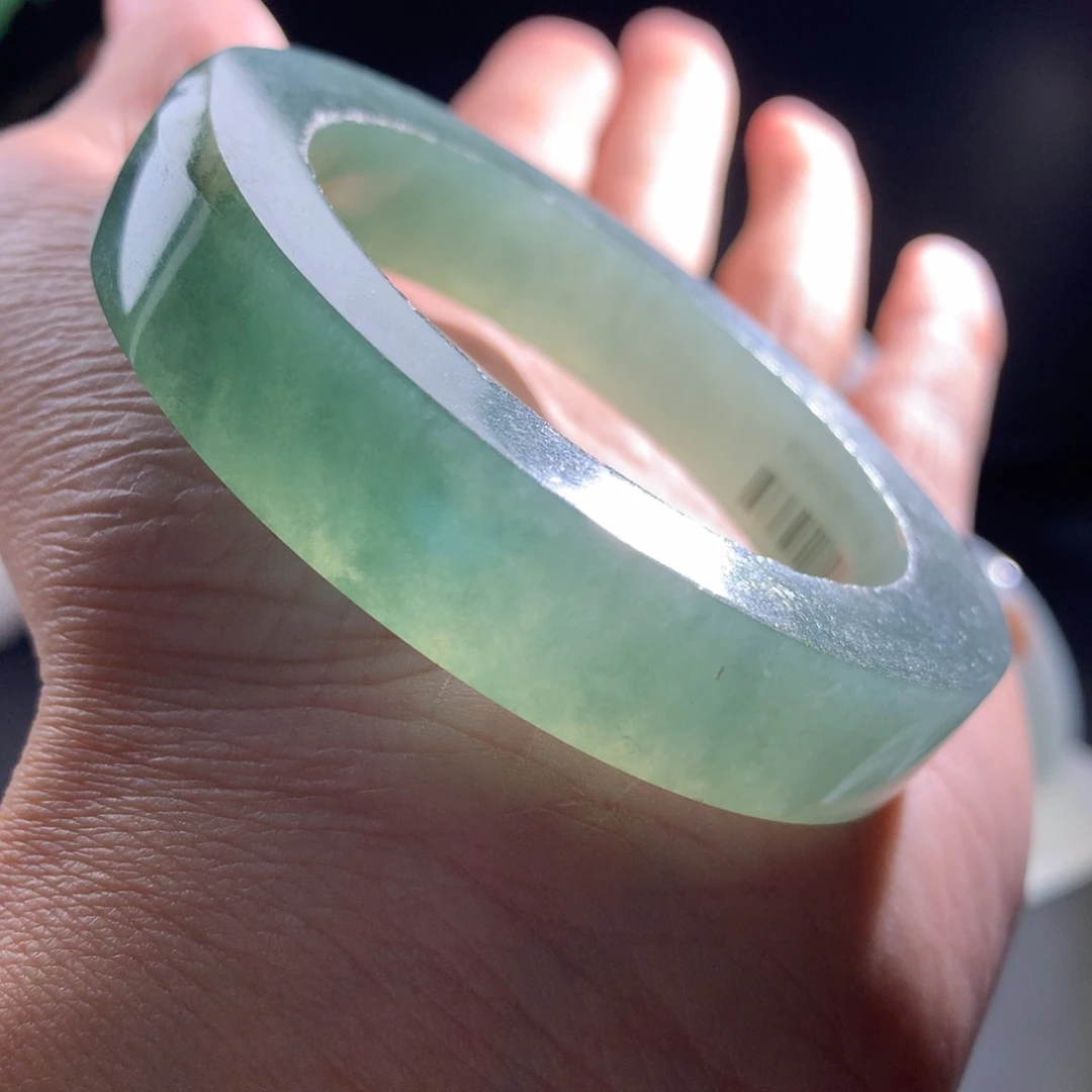 定制翡翠未镶嵌手镯