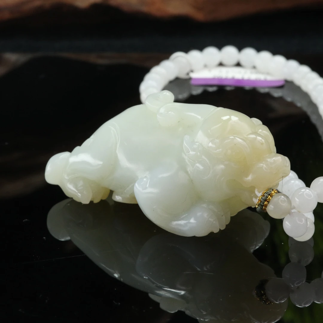 36和田玉且末糖貔貅手持/000817上海嘉禾拍卖