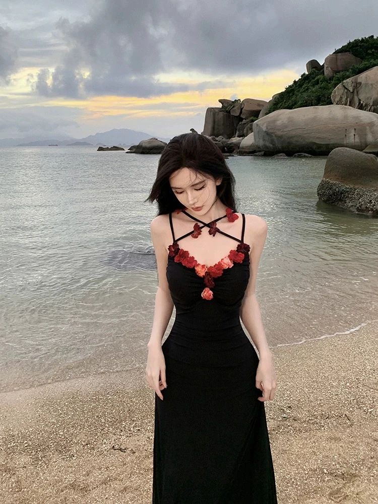 法式重工立体花朵网纱吊带连衣裙夏季收腰显瘦海边度假沙滩裙