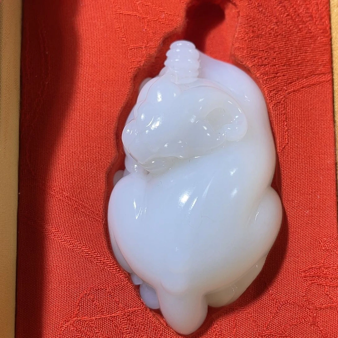 颈饰未镶嵌和田玉(糖玉)
