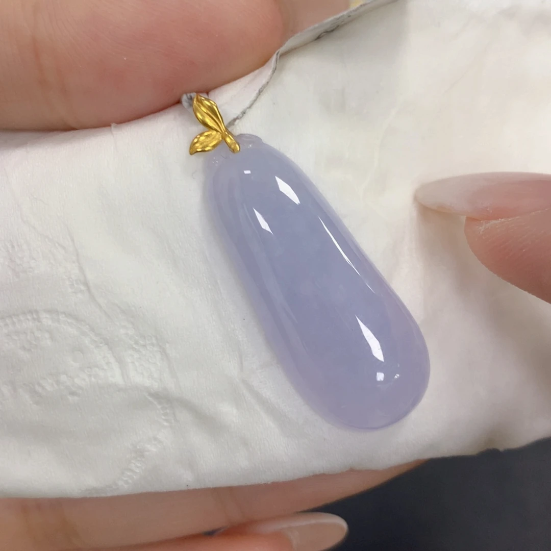 颈饰18K金镶嵌翡翠