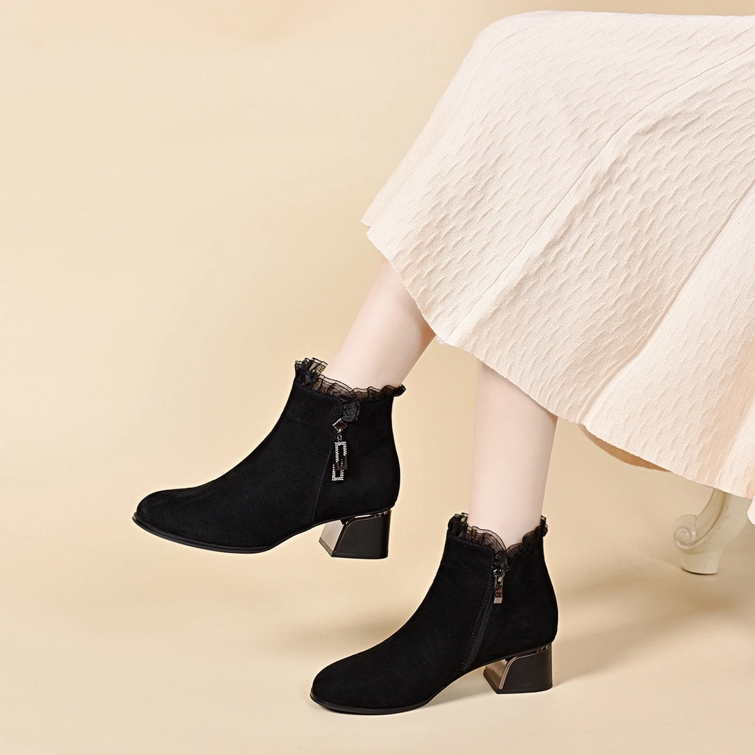 naijiaoli/耐娇莉正品秋冬款品牌蕾丝边羊皮圆头时尚百搭粗跟短靴