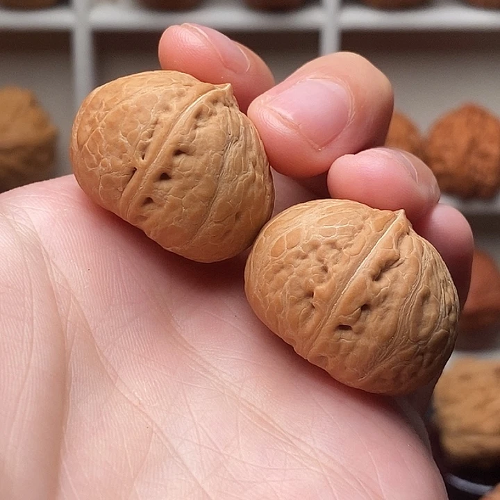 布***羊吊坠文玩核桃乾隆磨。