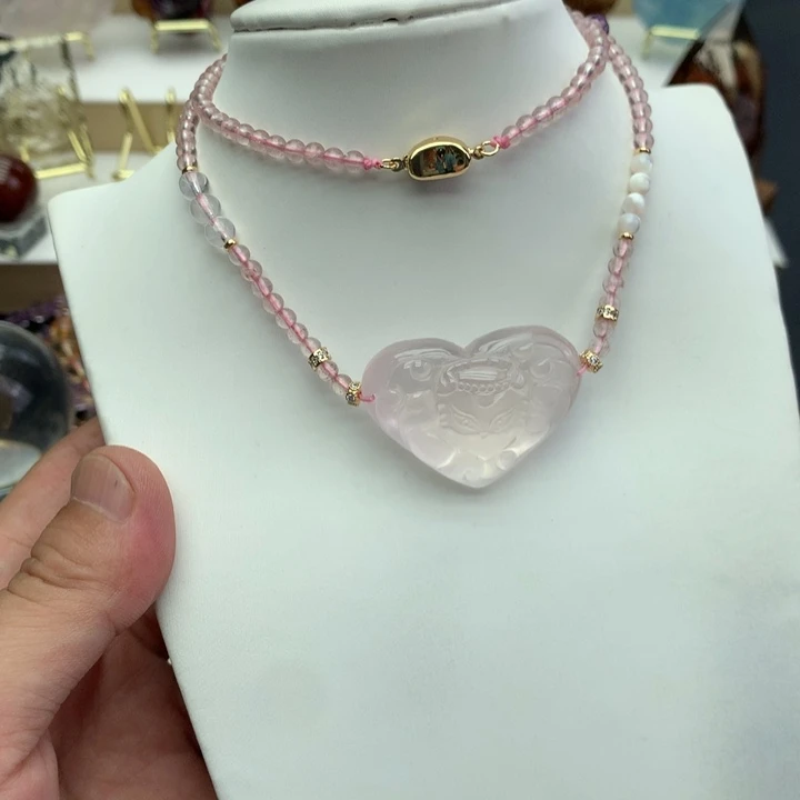 未镶嵌颈饰水晶吊坠