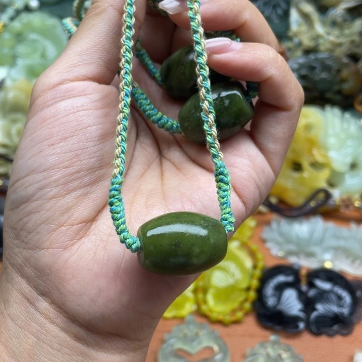 蛇纹石玉未镶嵌吊坠