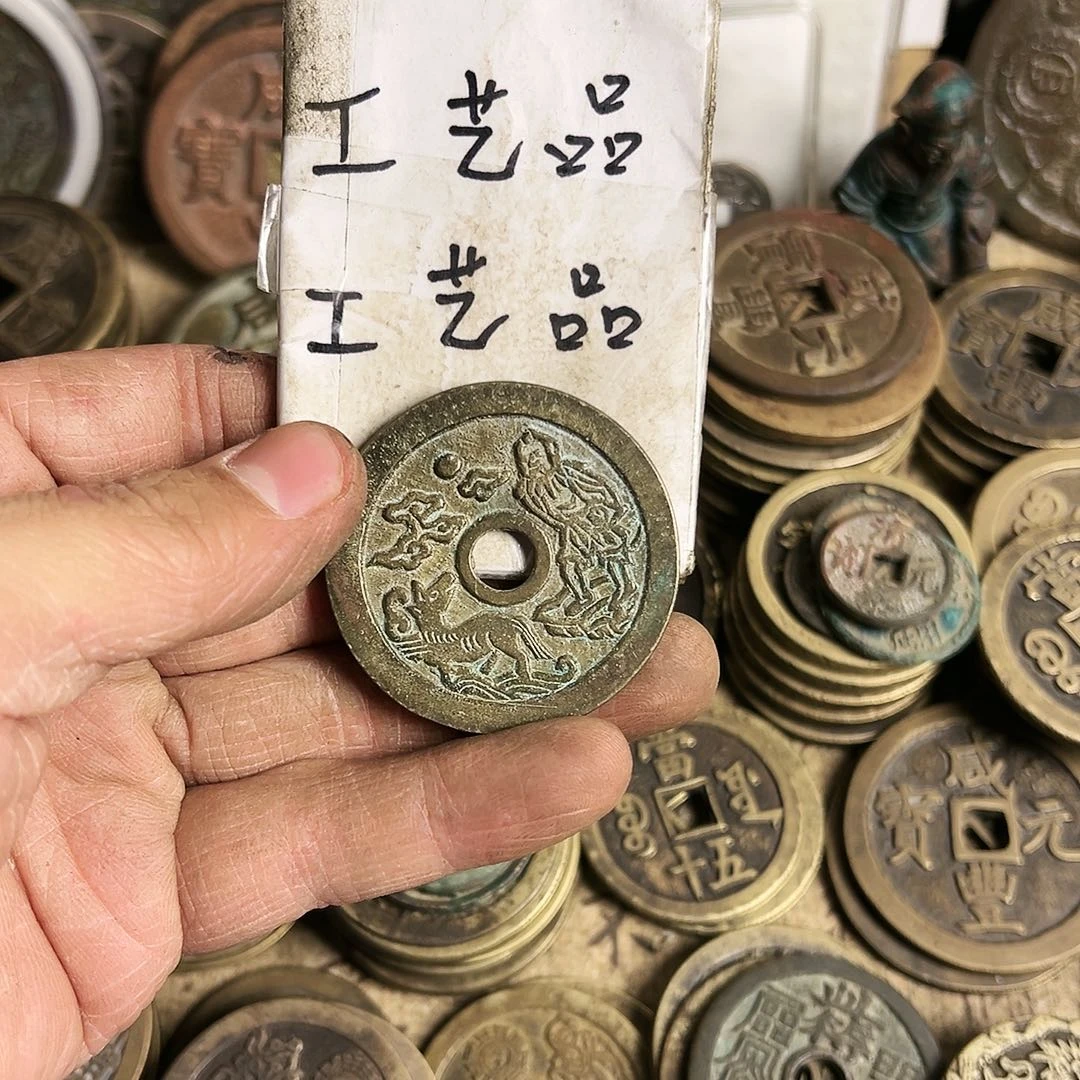 铜阿*现代文创工艺品