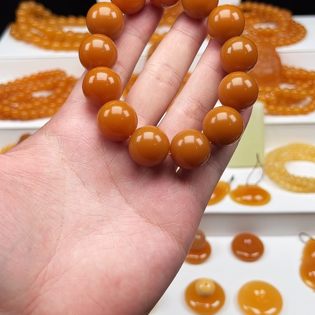 张***窗石英质玉（缅黄）未镶嵌手串