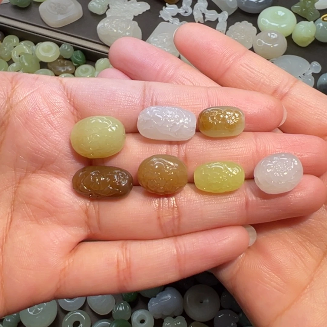 和田玉未镶嵌颈饰150一个多样性发其一