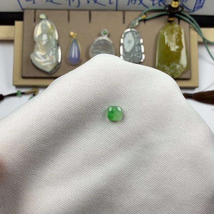 翡翠裸石翡翠戒面