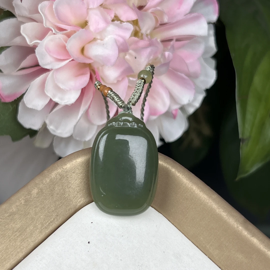 和田玉卡19-30mm无事牌吊坠编号033