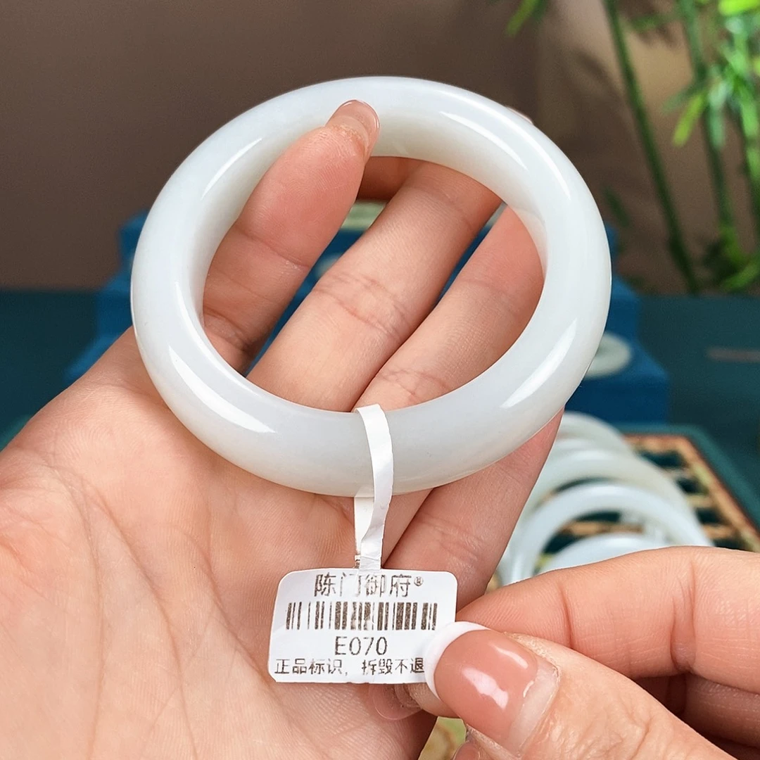 和田玉未镶嵌手镯E070