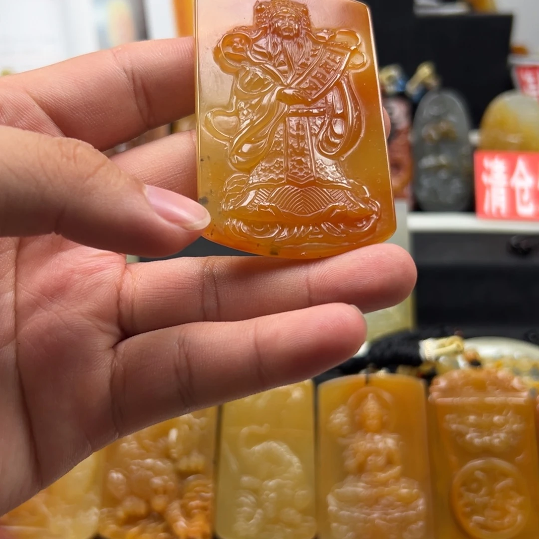 未镶嵌石英质玉（黄龙玉）黄龙玉