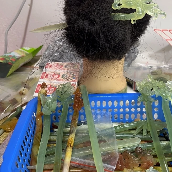 玥***'蛇纹石玉未镶嵌发饰