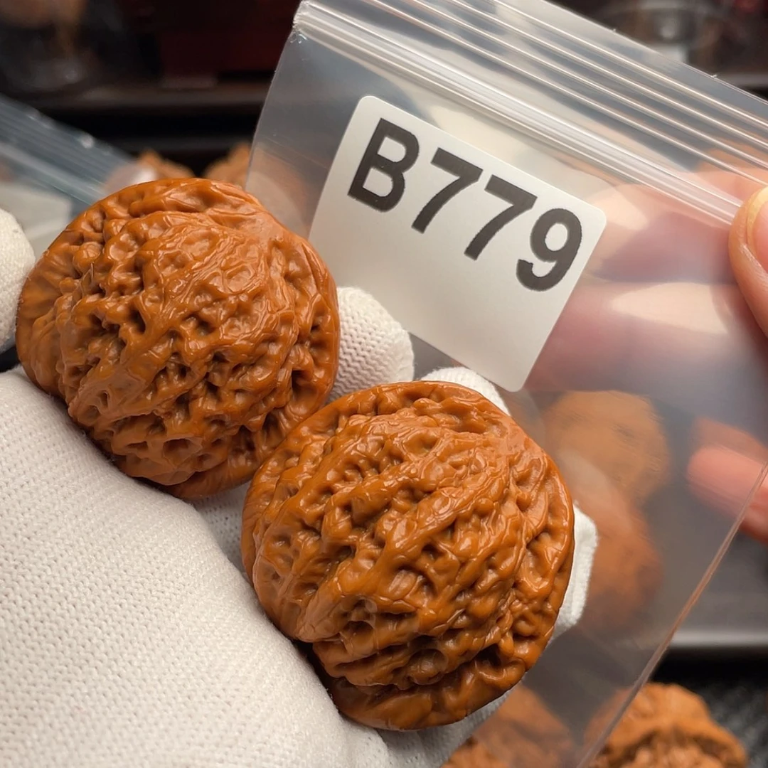 【闪购商品】文玩核桃吊坠B779金公子44有微暇