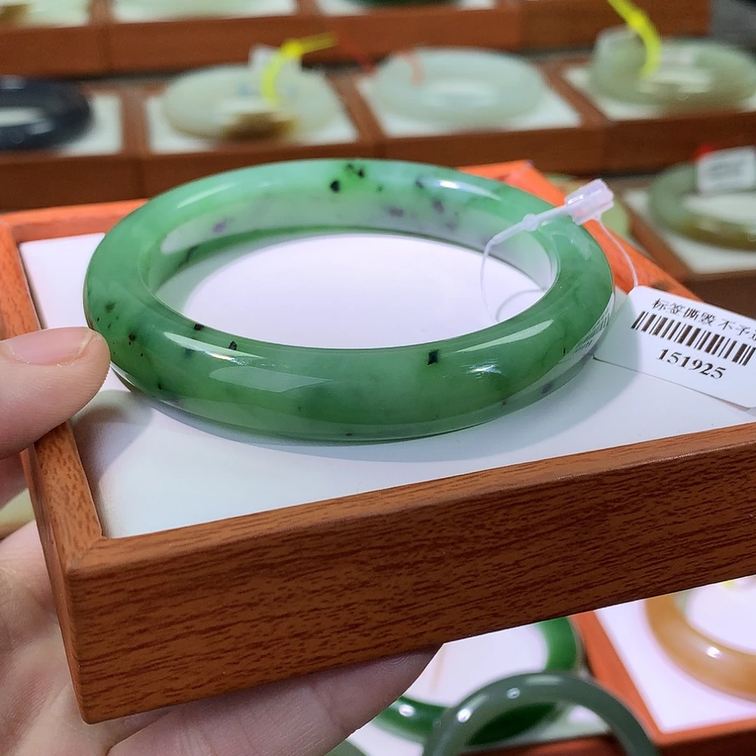 和田玉未镶嵌手镯58+