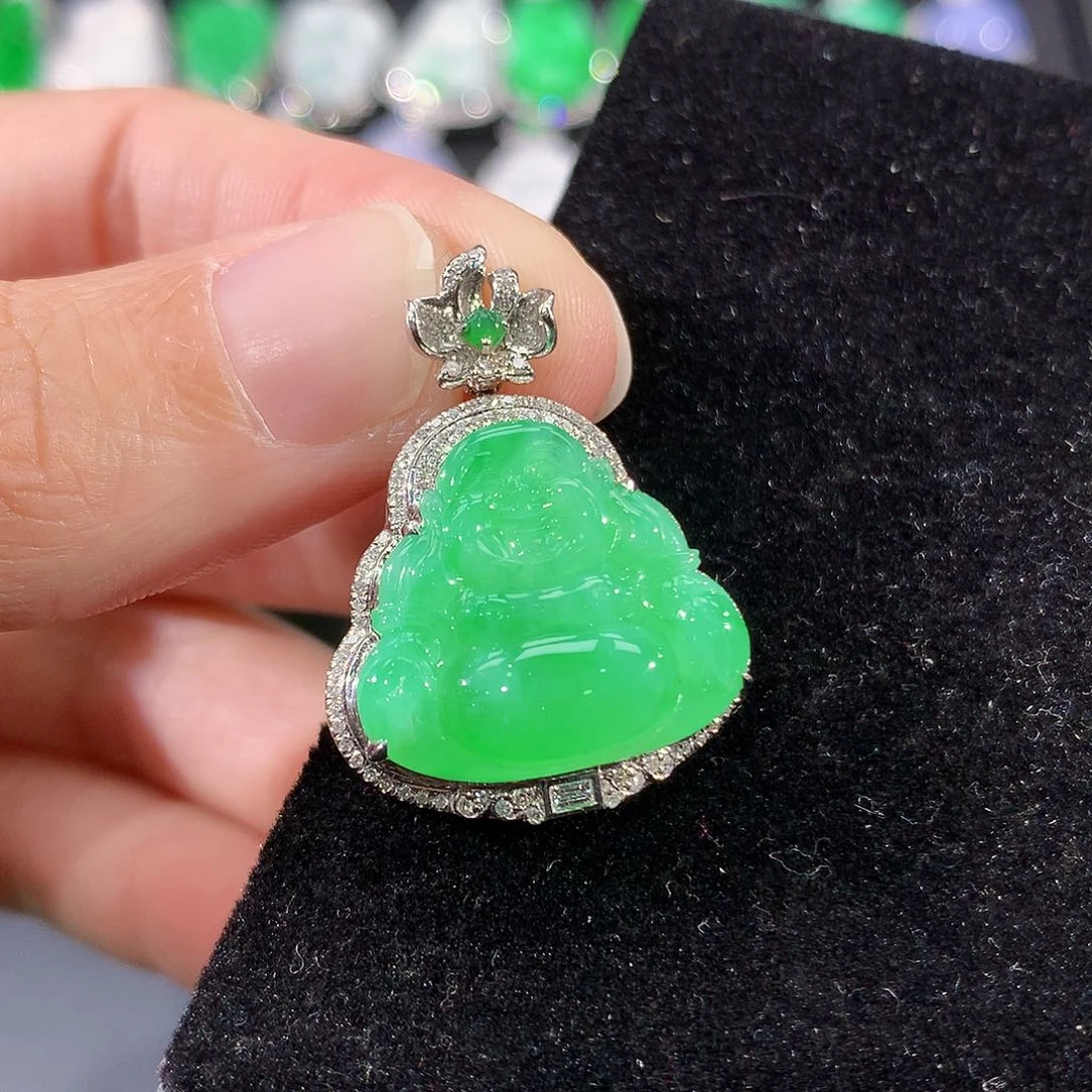 翡翠18K金镶嵌颈饰