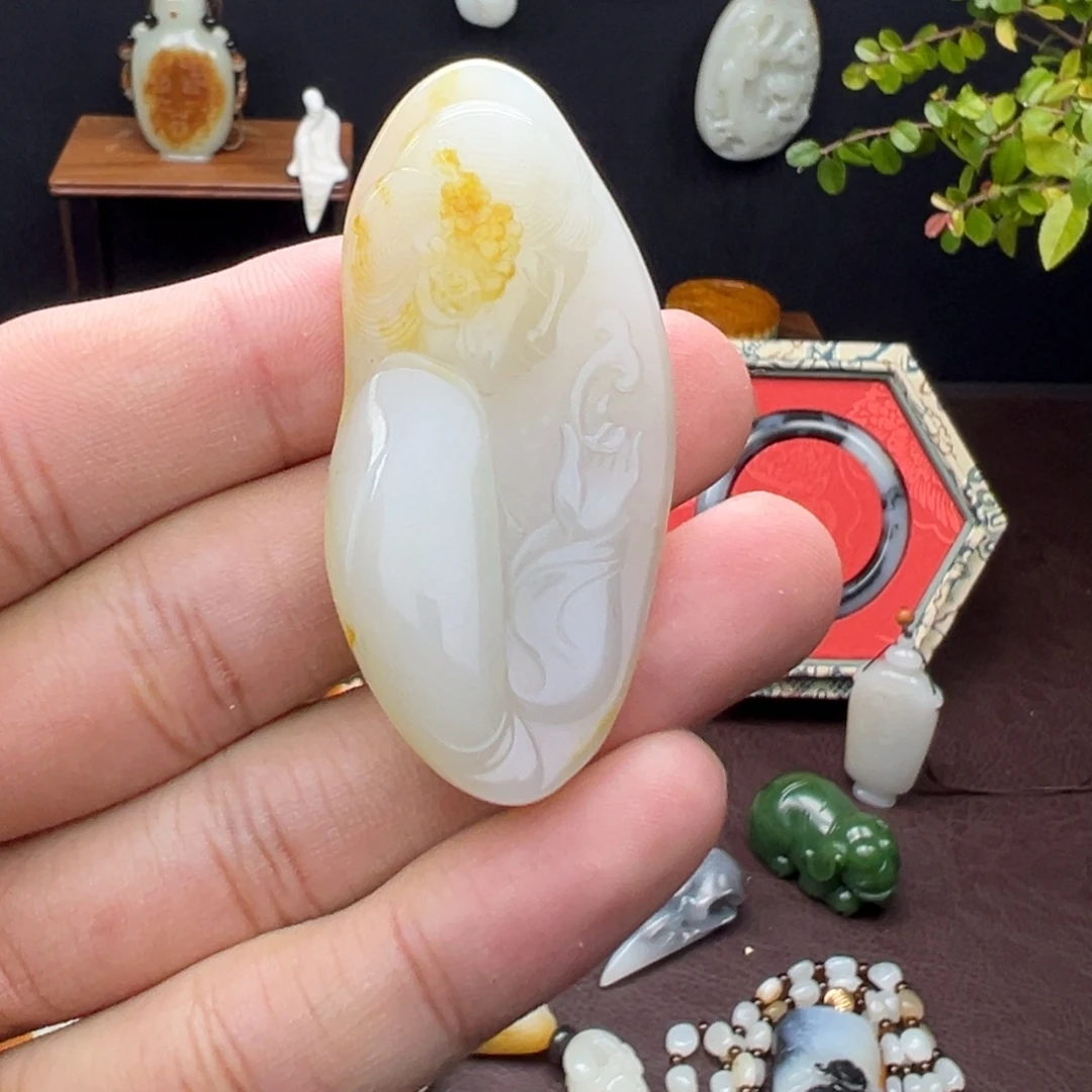 和田玉未镶嵌吊坠(不含链)和田玉金斑玉影侍女传情