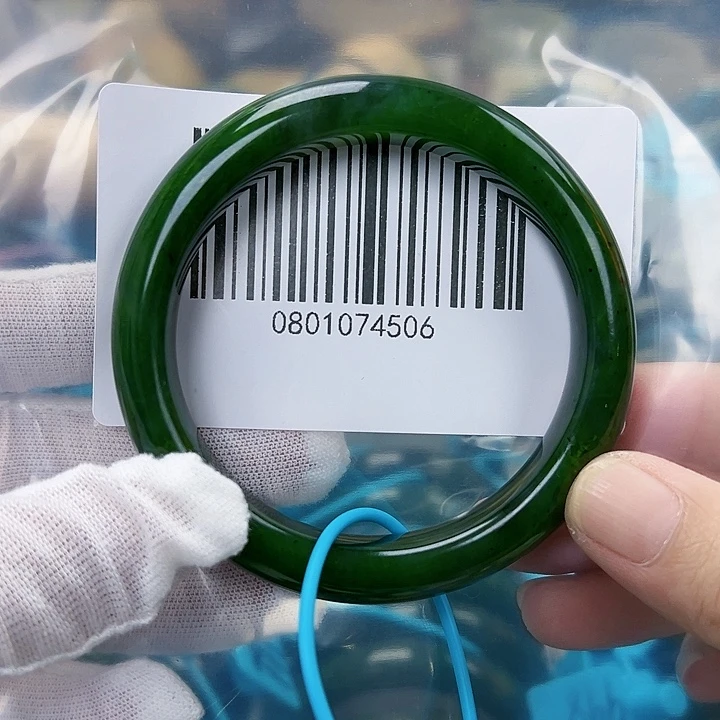 和田玉手镯未镶嵌微瑕58