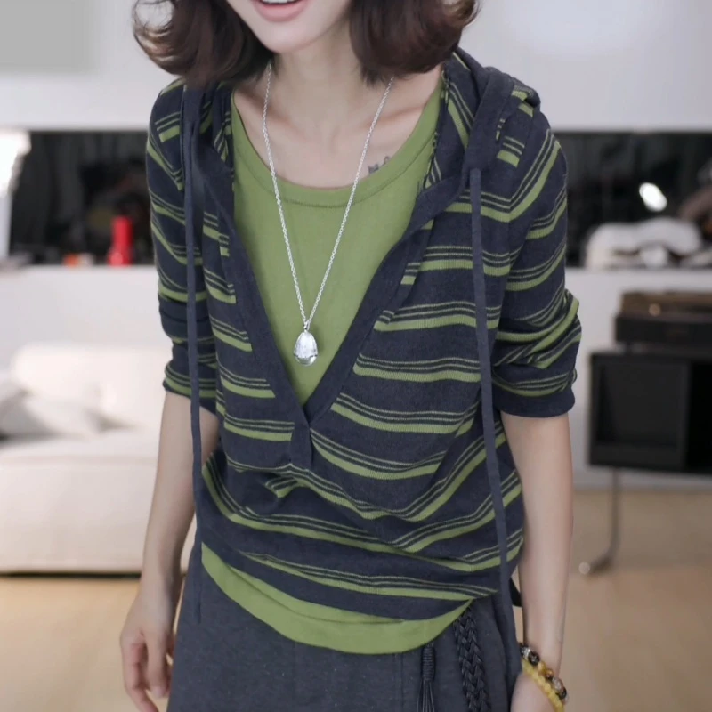 条纹帽衫大V领假两件拼接极简风秋装针织帽衫LK2506877