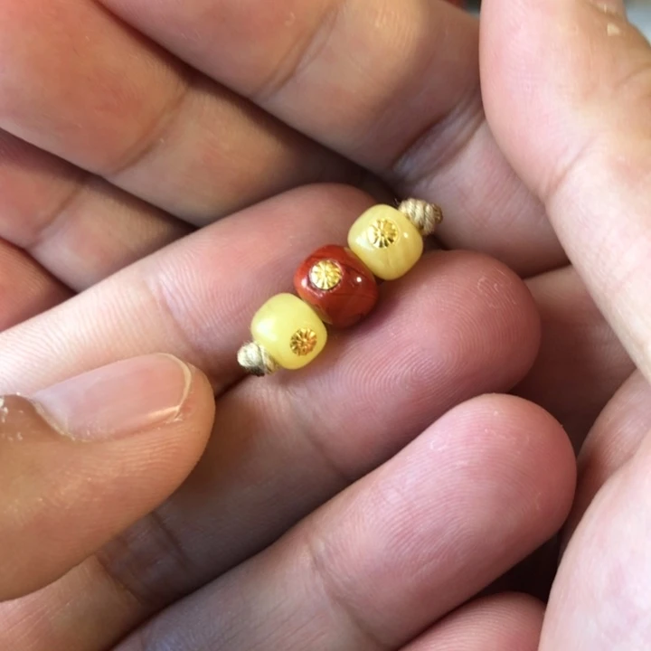 蜜蜡珠宝奇石未镶嵌