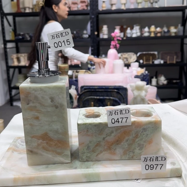 石材0015。0477。0977。挪威彩玉三件套装