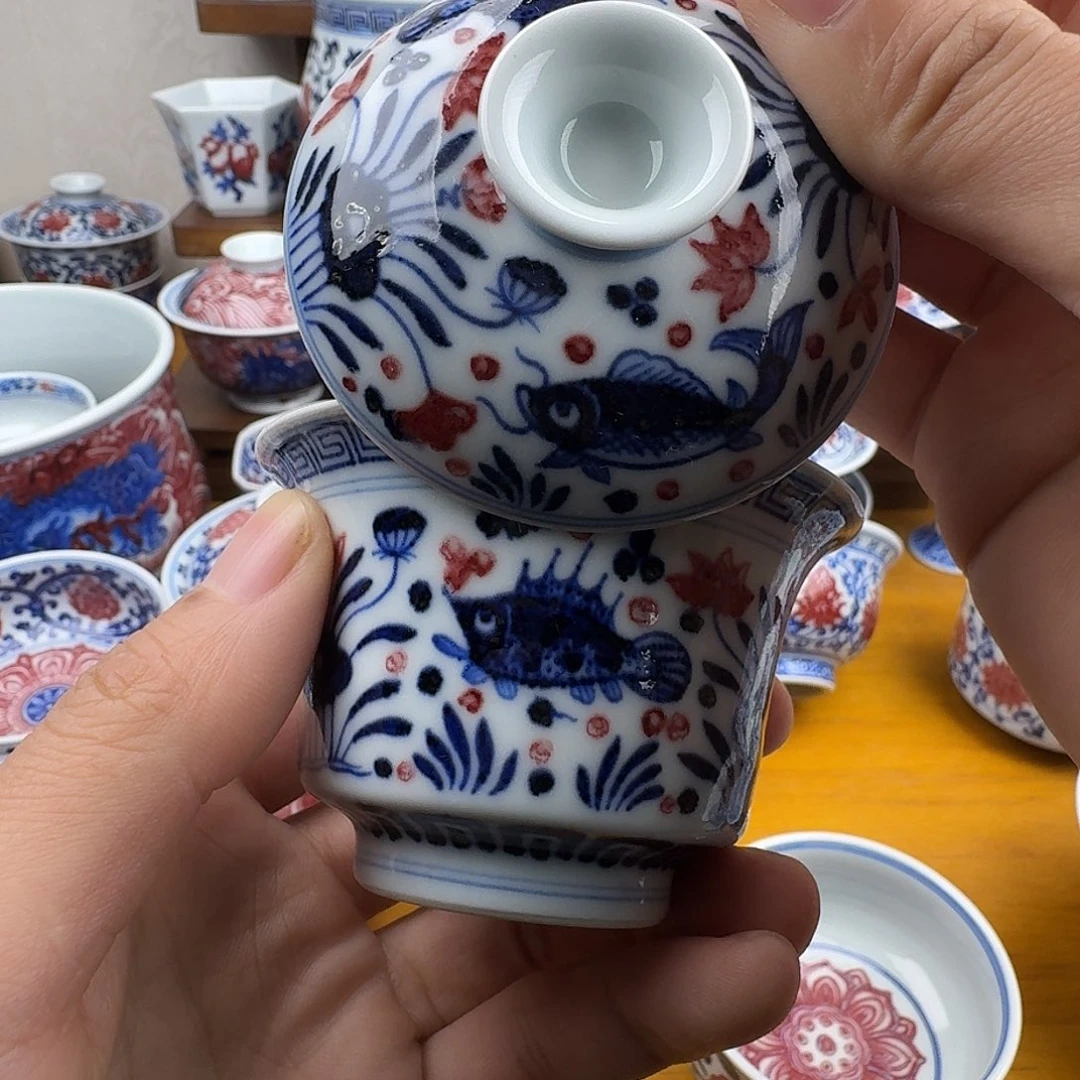 微瑕釉里红鱼藻马蹄小盖碗