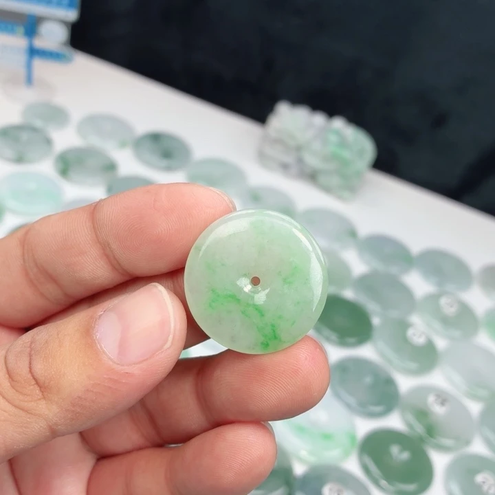 翡翠未镶嵌颈饰缅甸天然A货翡翠28-4.6