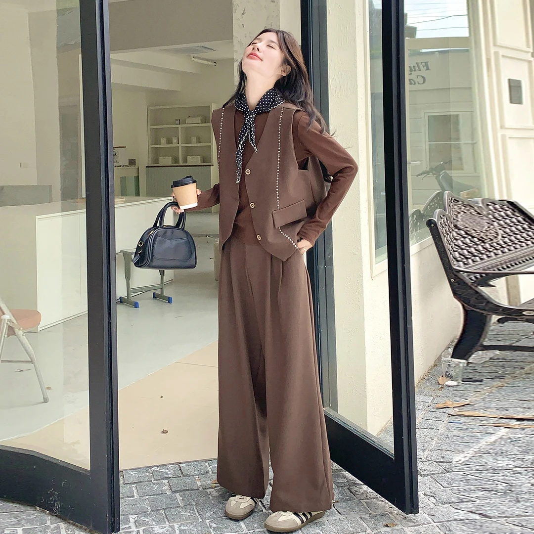 气质一整套ootd穿搭2025新款美拉德咖色马甲阔腿裤休闲减龄三件套