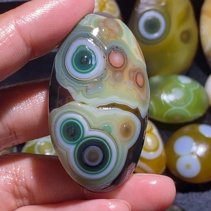 未镶嵌玛瑙/玉髓珠宝奇石