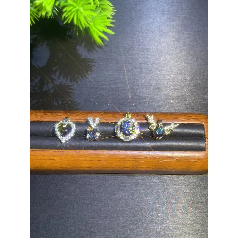 a9202白托黄托镶嵌黑彩吊坠随机（一个）多样发