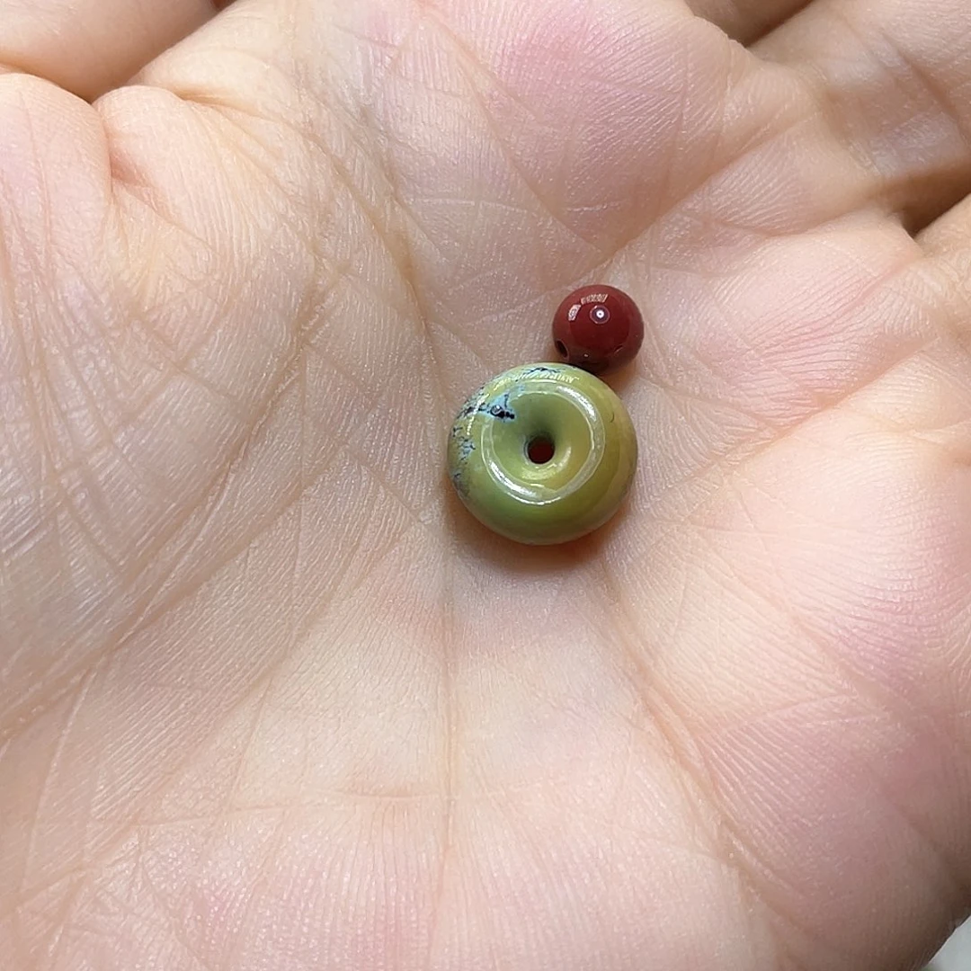 南红玛瑙配饰未镶嵌