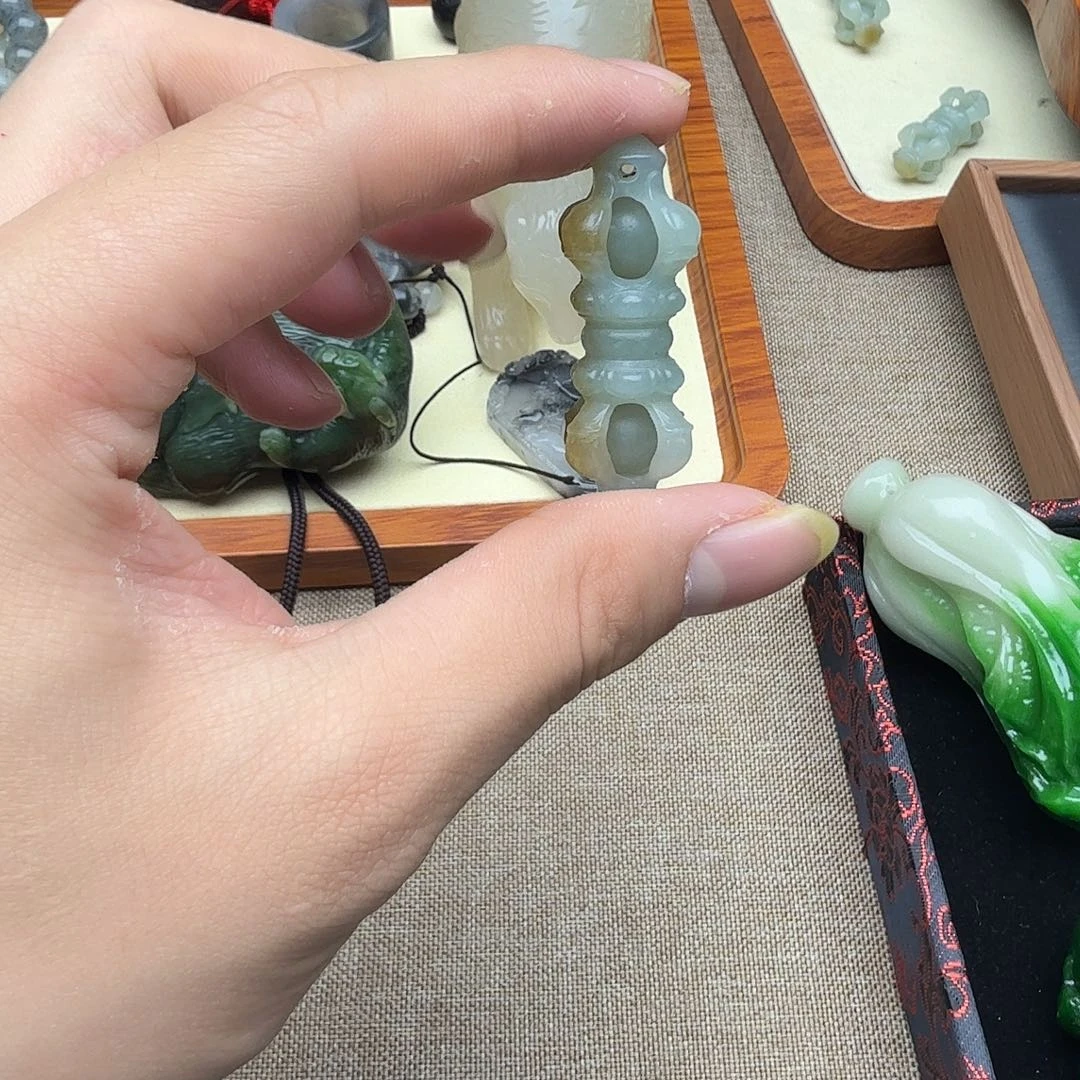 和田玉（糖玉）未镶嵌挂件