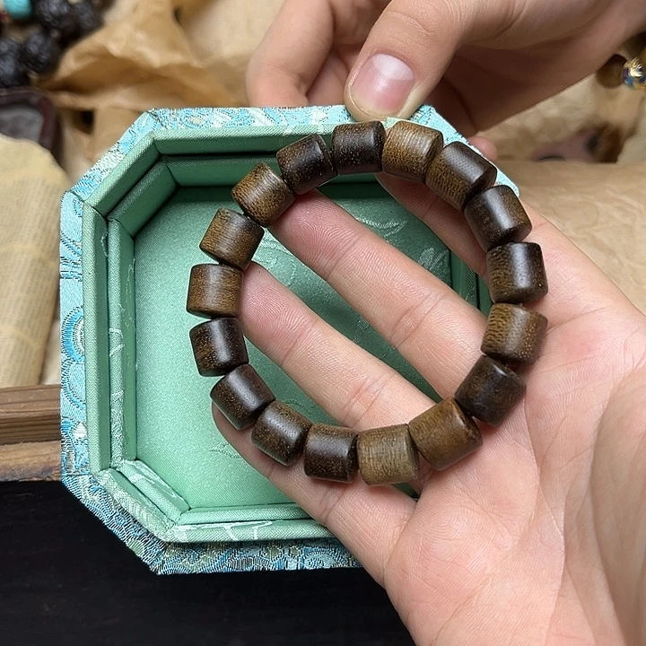 大叶紫檀（黑酸枝木类）