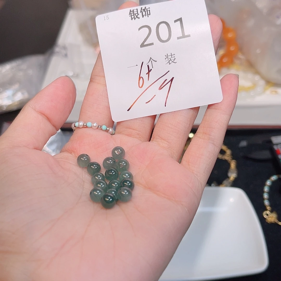 未镶嵌珠宝半成品水晶201 。