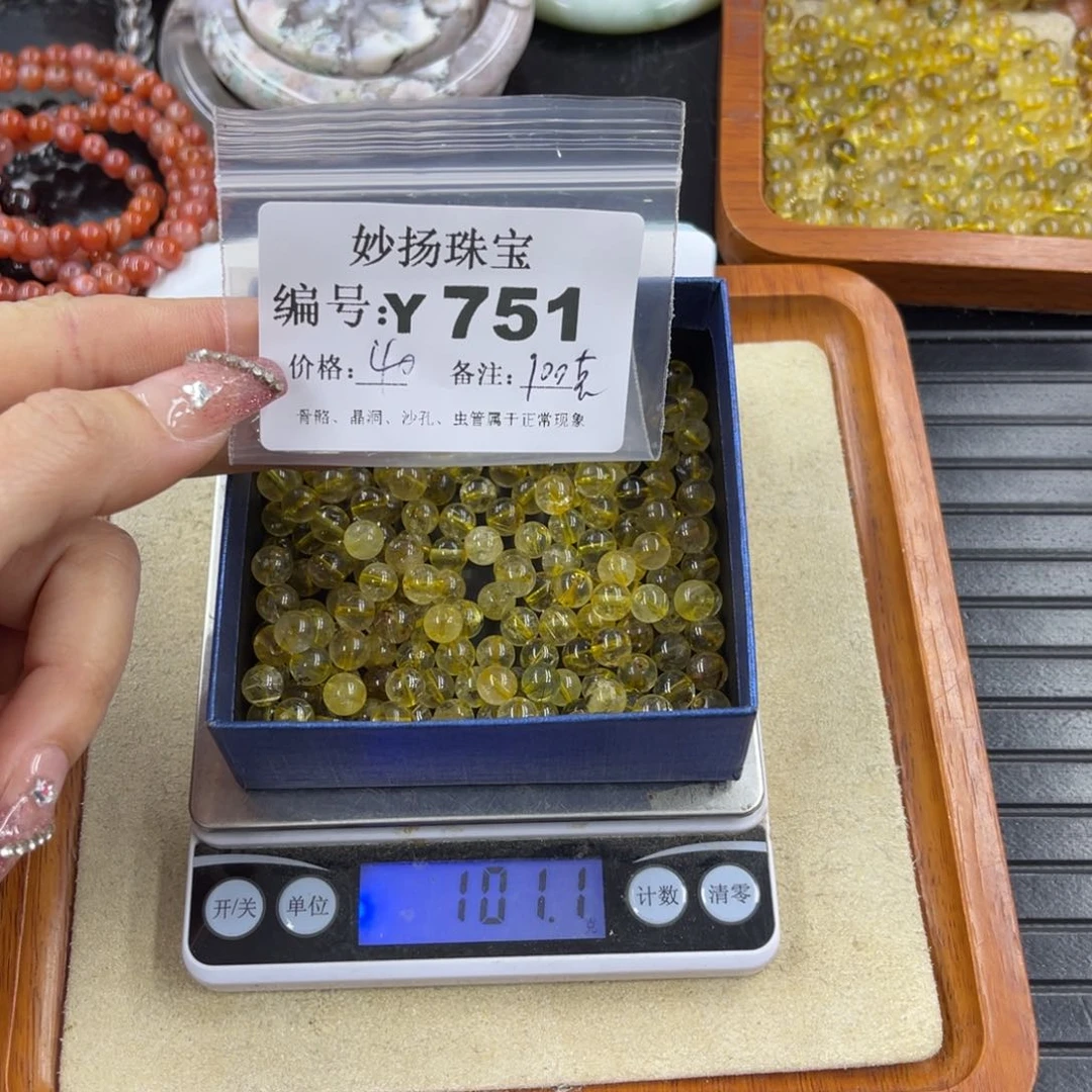 硅化珊瑚（珊瑚玉）瑕未镶嵌猪*神