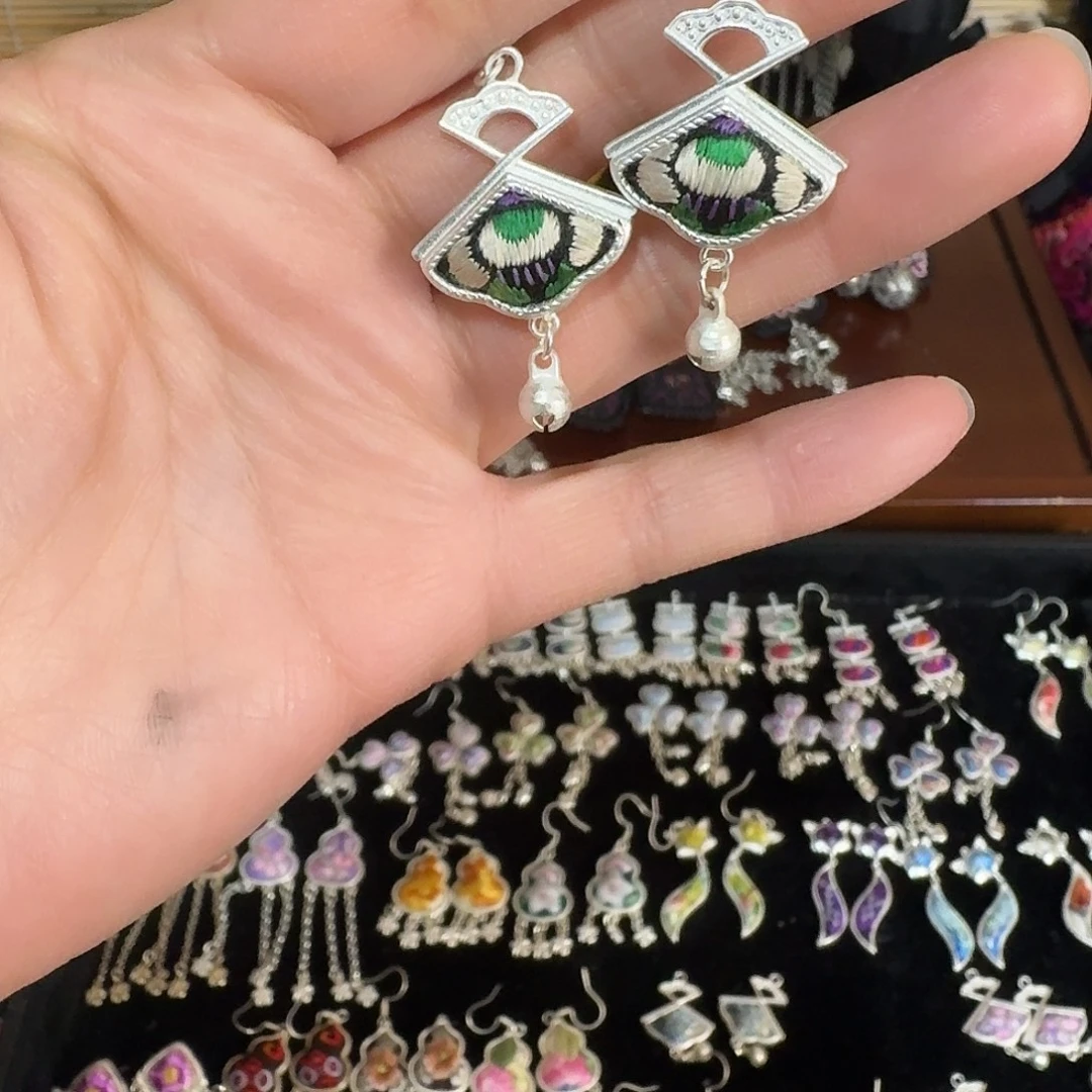 织绣民族风刺绣耳环