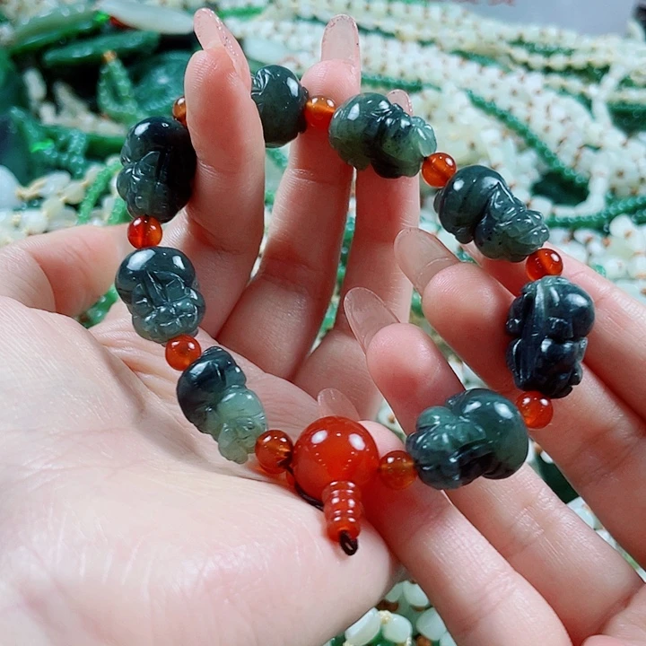 颈饰未镶嵌和田玉