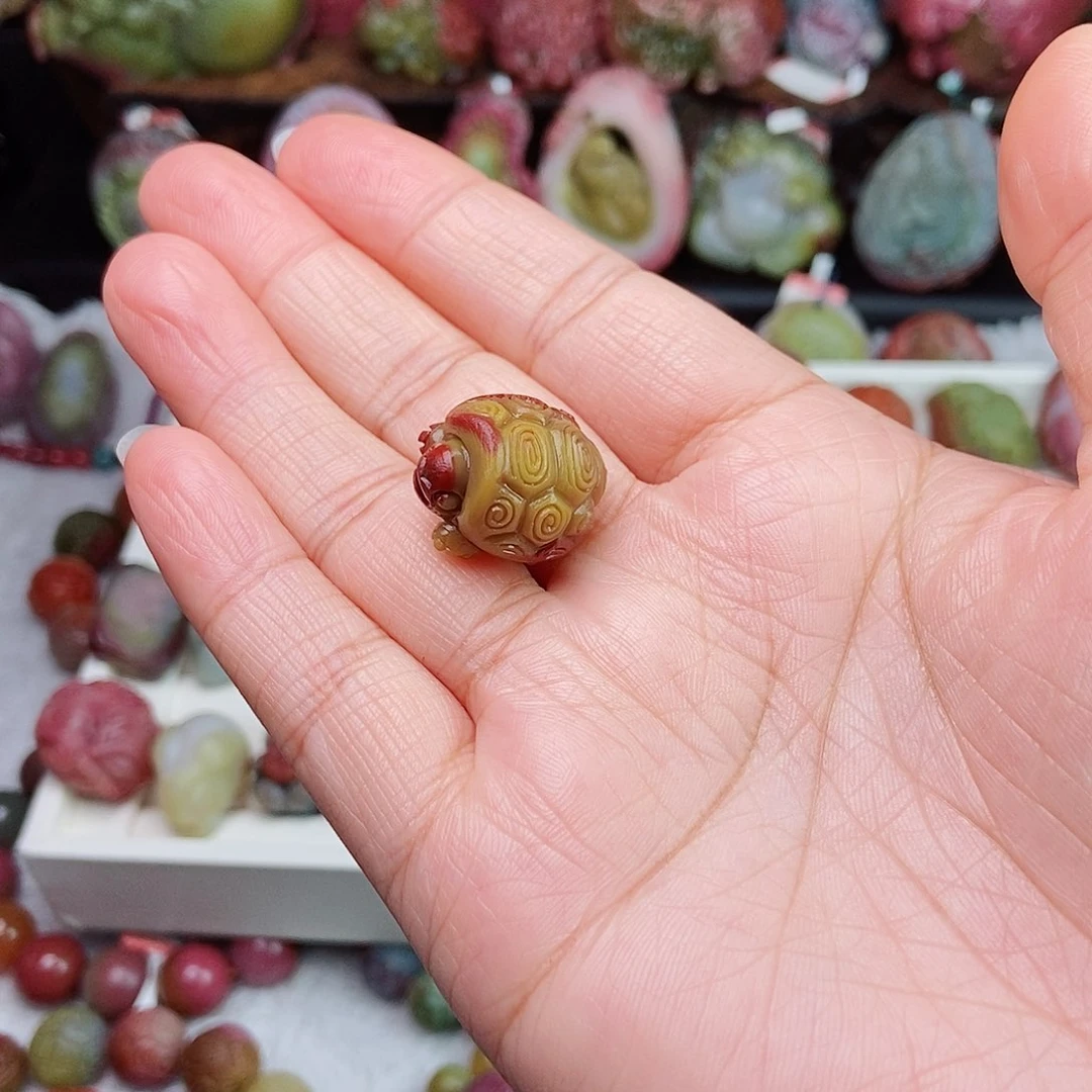 未镶嵌石英质玉（盐源）珠宝半成品三**意