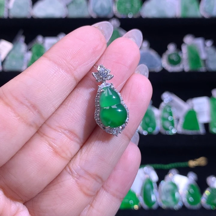 【闪购商品】颈饰银S925镶嵌翡翠