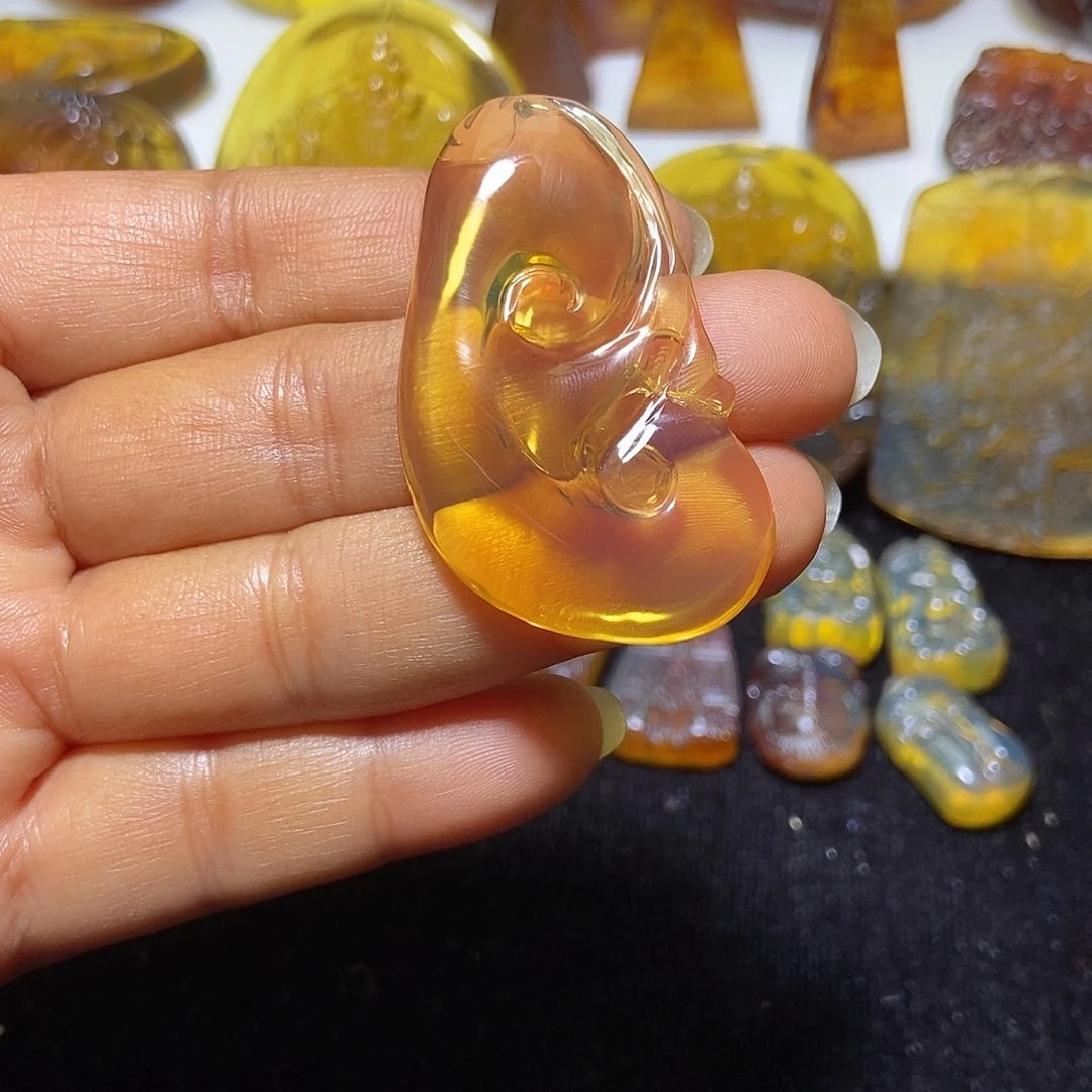 琥珀未镶嵌颈饰缅甸天然琥珀吊坠