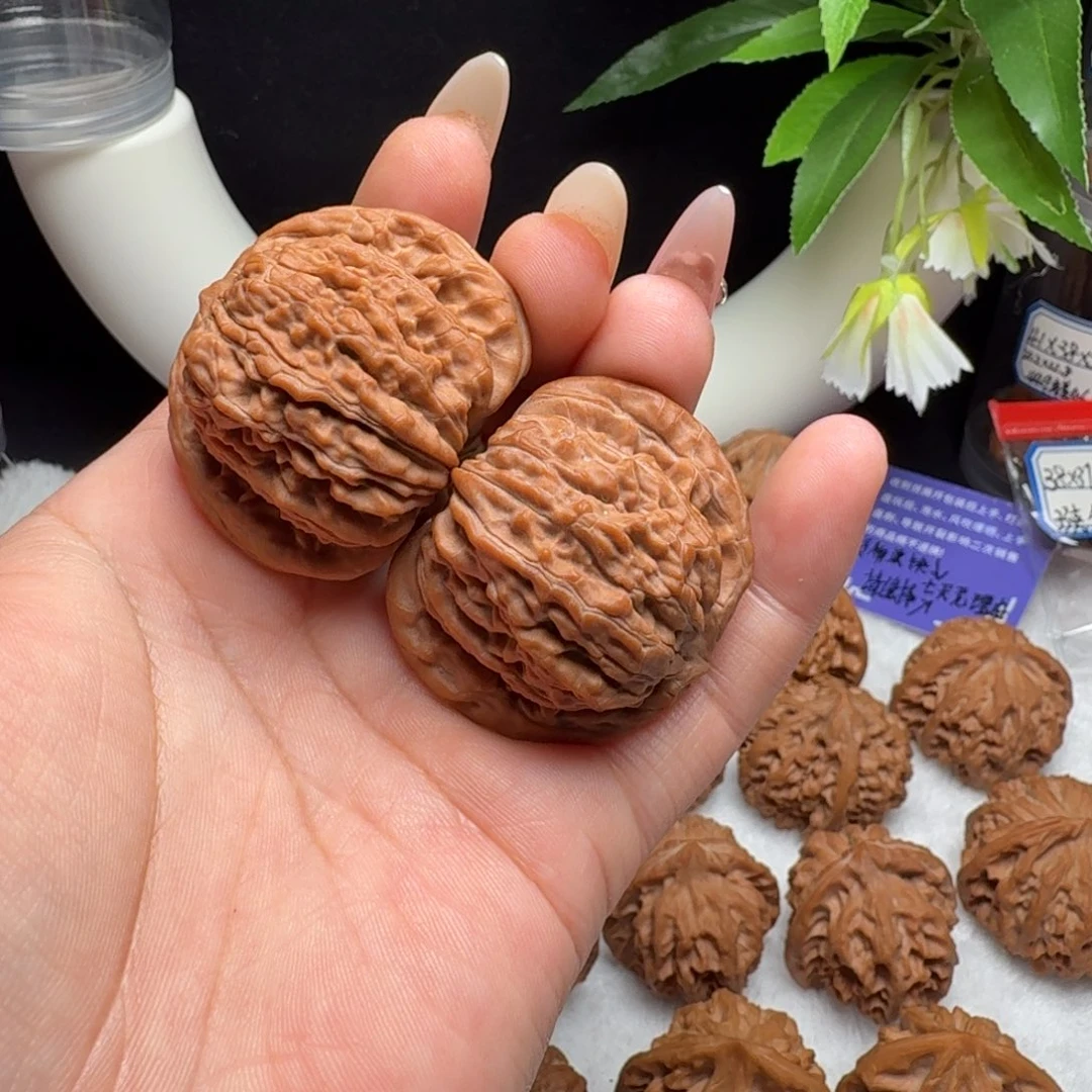 ****雨把件文玩核桃42平谷楼