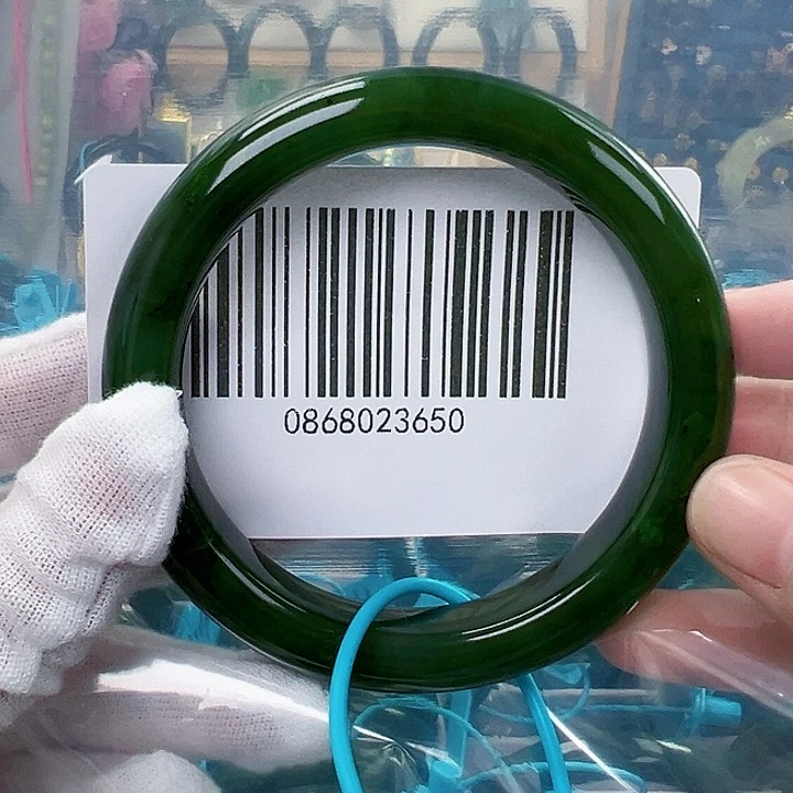 和田玉手镯未镶嵌微瑕6061