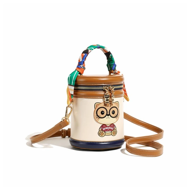 宅女家（北）新款卡通纯色单肩水桶包小熊斜挎包休闲经典肩包小包包