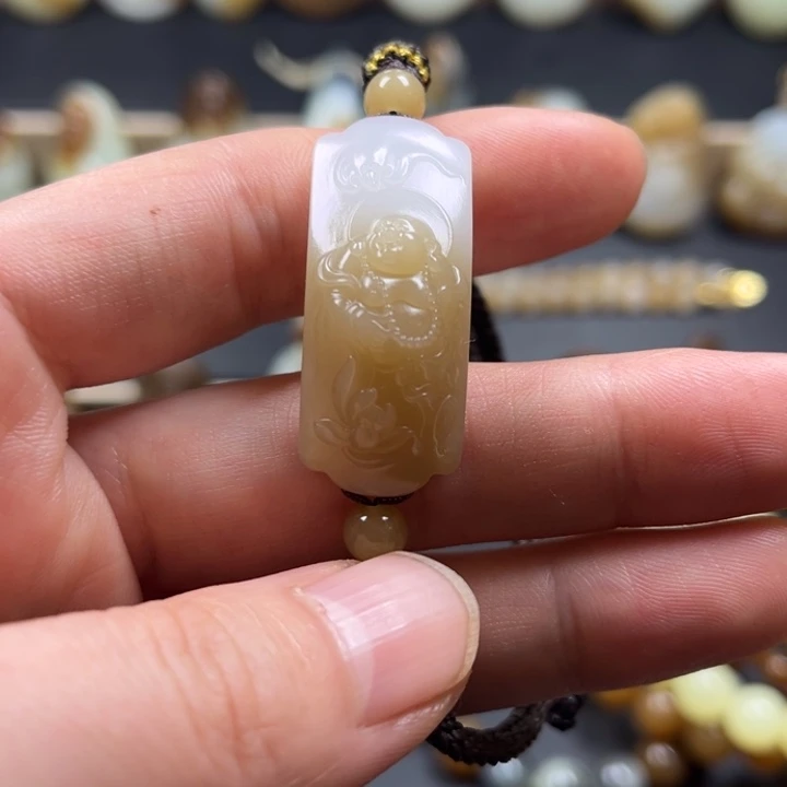 和田玉（糖玉）未镶嵌颈饰