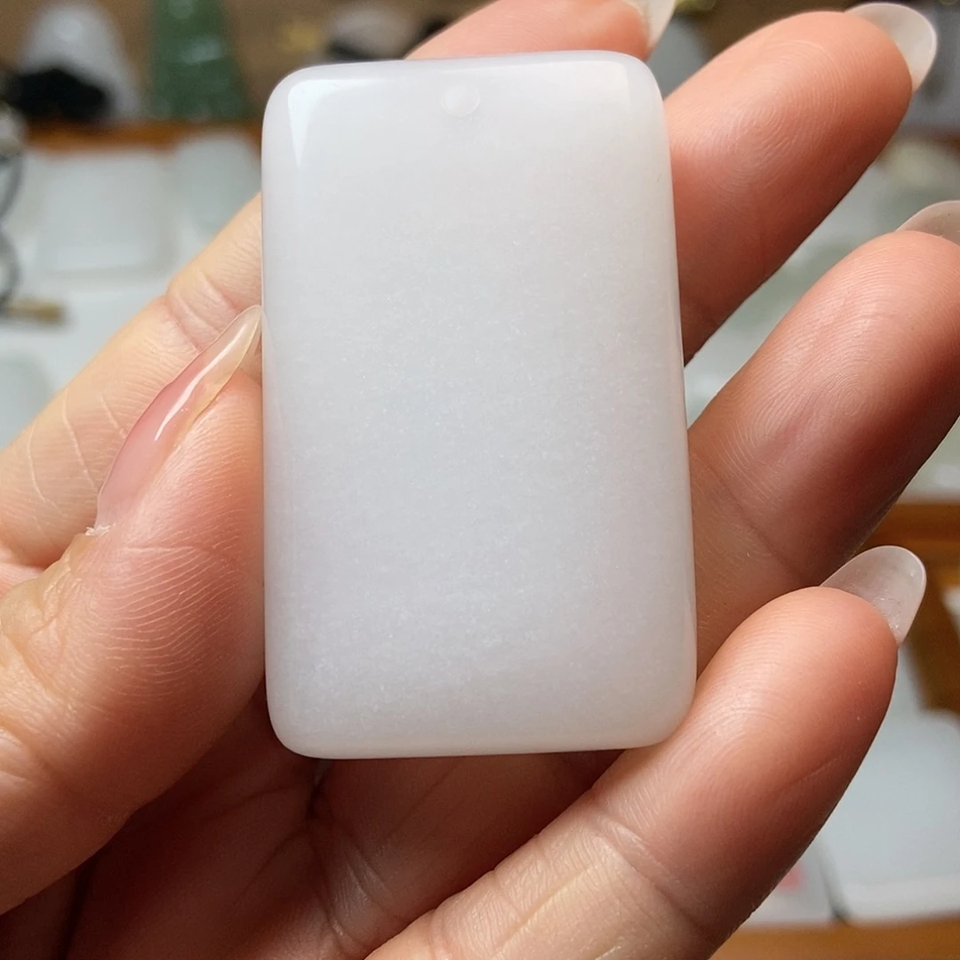 石英质玉未镶嵌颈饰